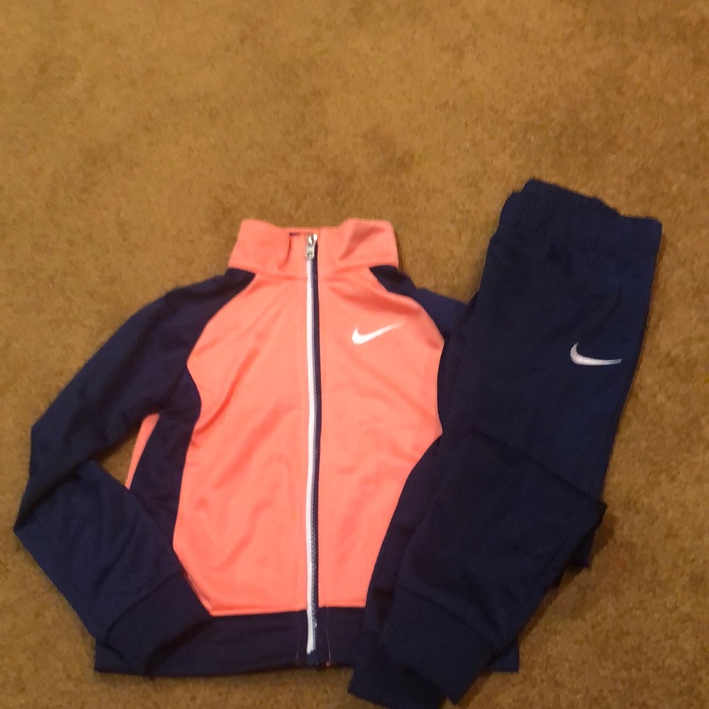 Nike Track suit 4T New w/o tags